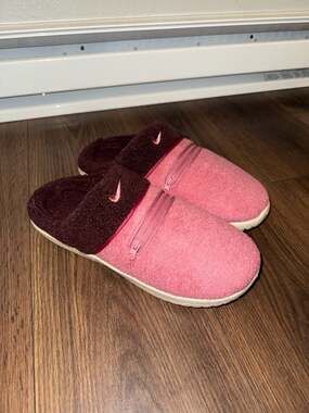 Nike Burrow SE Women's Slippers - Desert Berry/Burgundy Size 11